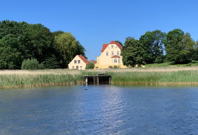 Wohnung im zweiten Obergeschoss des Gutshauses – Foto 1