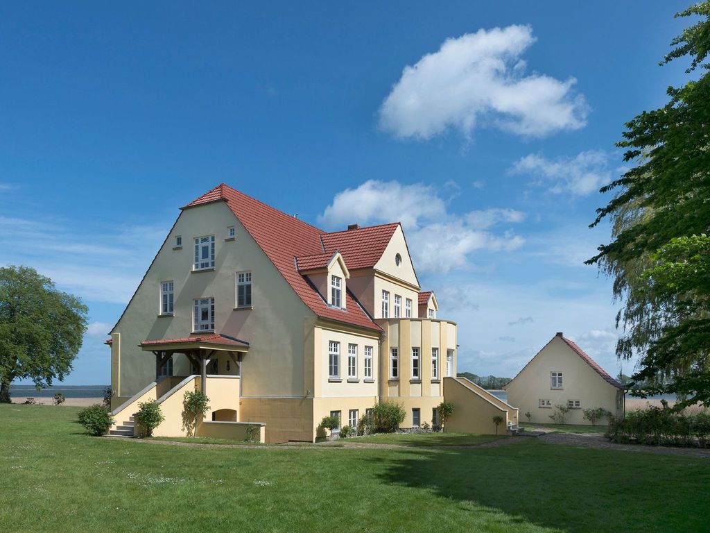 Wohnung im Erdgeschoss des Gutshauses