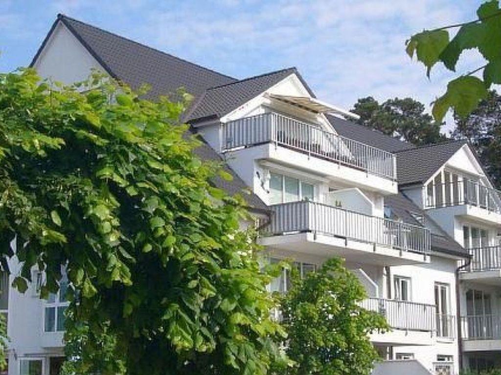 mit Balkon