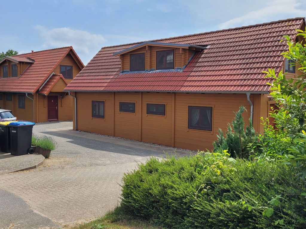 mit Terrasse