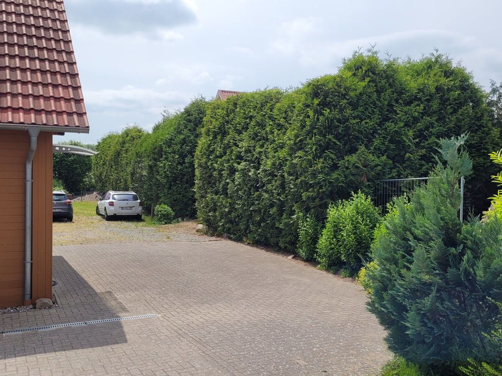 mit Terrasse