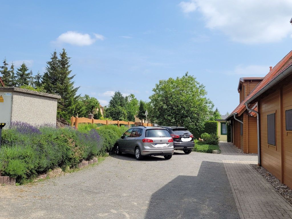 mit Terrasse