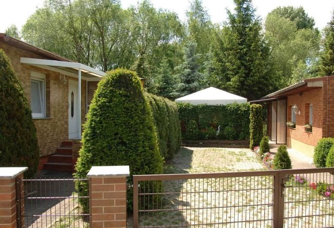 in Alt-Schadow mit Grill und Terrasse