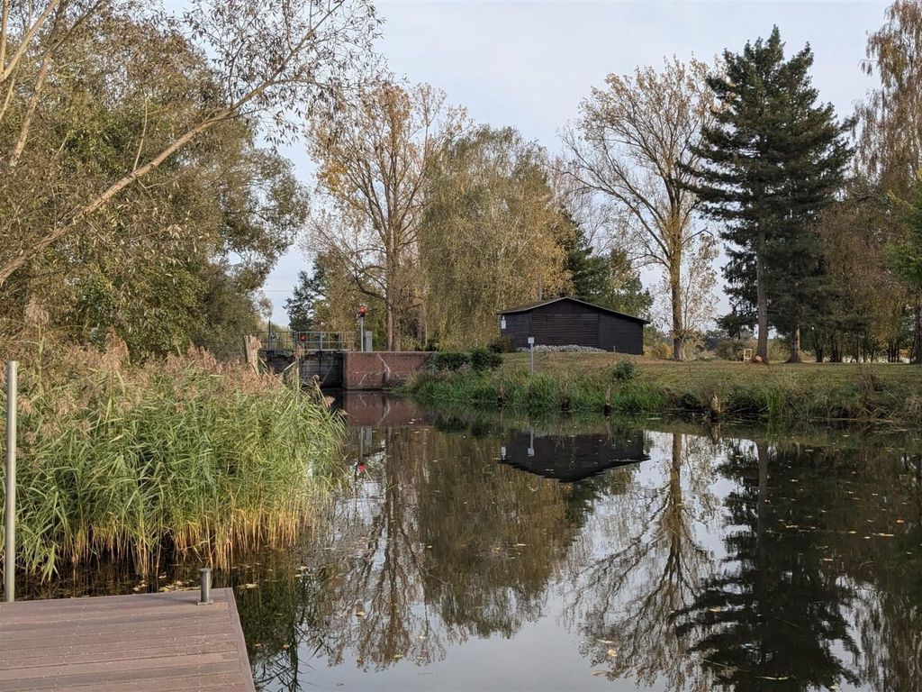 mit Garten, Grill und Terrasse
