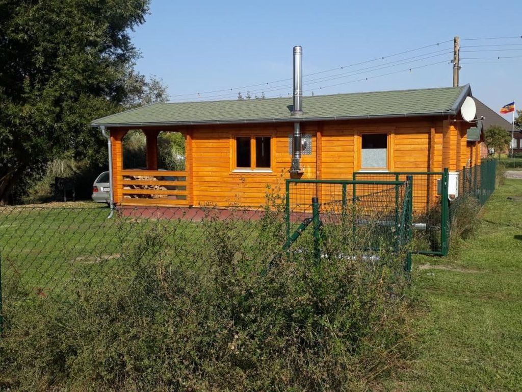 Blockhaus mit eigenem See