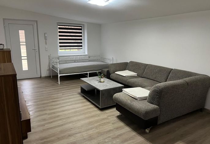 Große, möblierte Wohnung mit Garten