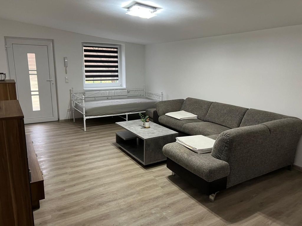 Große, möblierte Wohnung mit Garten
