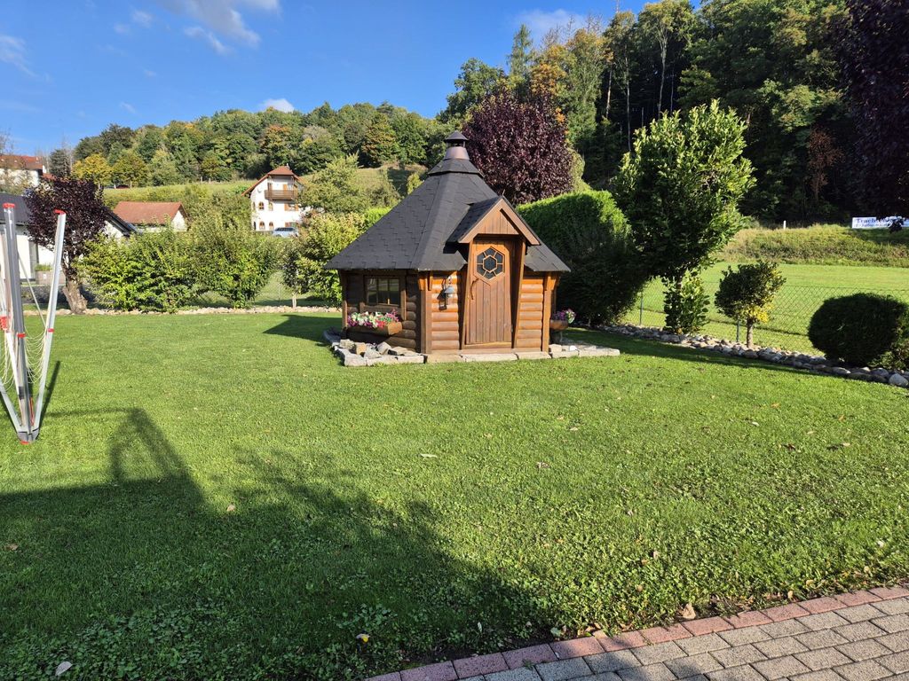Naturnah mit Pool und Sauna