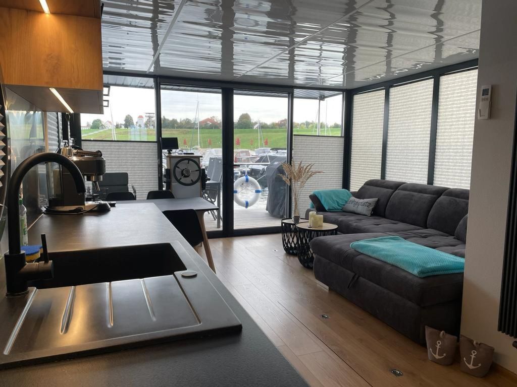 Hausboot mit Sauna