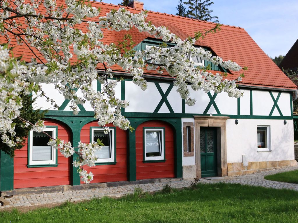 Appartement mit Garten, Grill und Terrasse