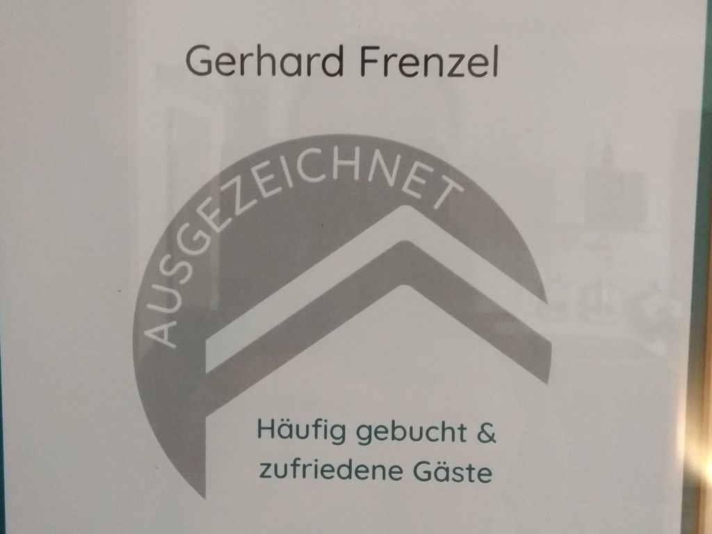 mit eigenem Parkplatz