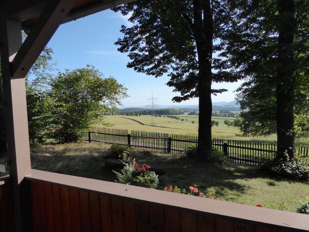 mit Blick auf die Berge