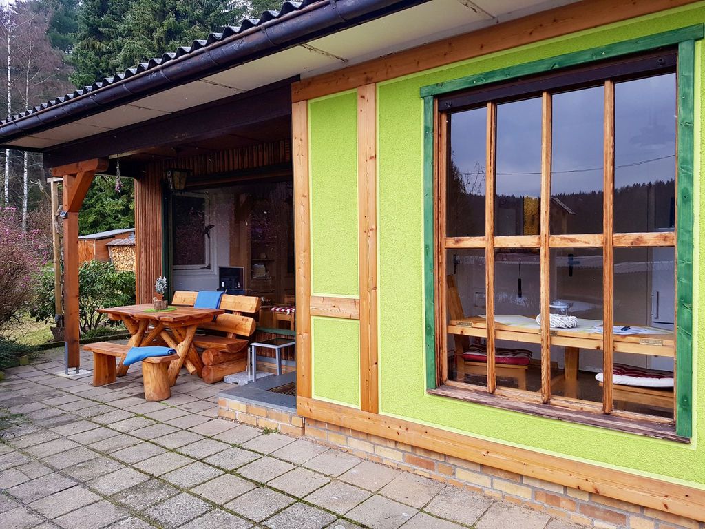 Bungalow mit Garten, Grill und Terrasse