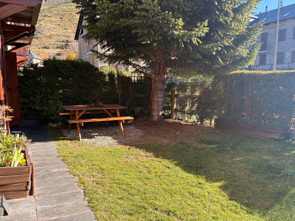 Wohnung mit privatem Garten und gemütlichem Puig Falcó 2 Vall de Boí