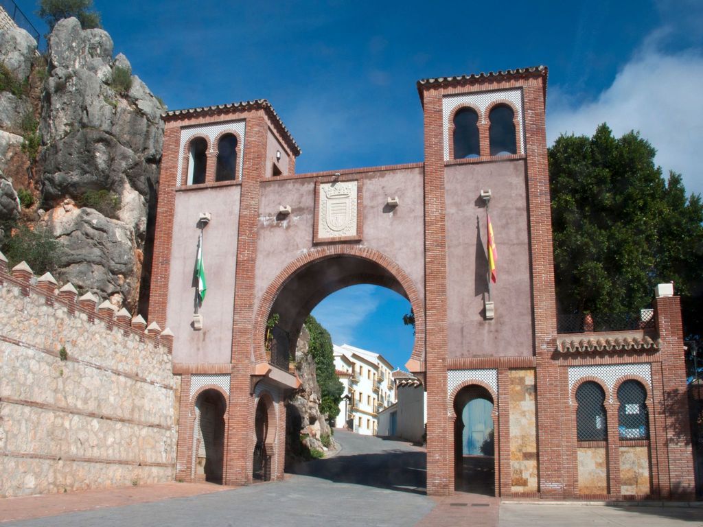 Finca auf einem eingezäunten Grundstück
