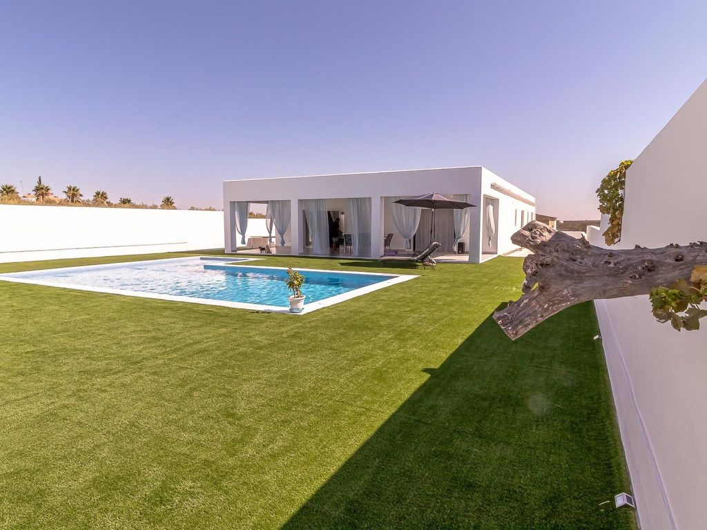 Villa Villa MyJ