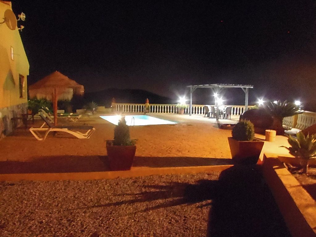 "Villa Calena" mit Garten