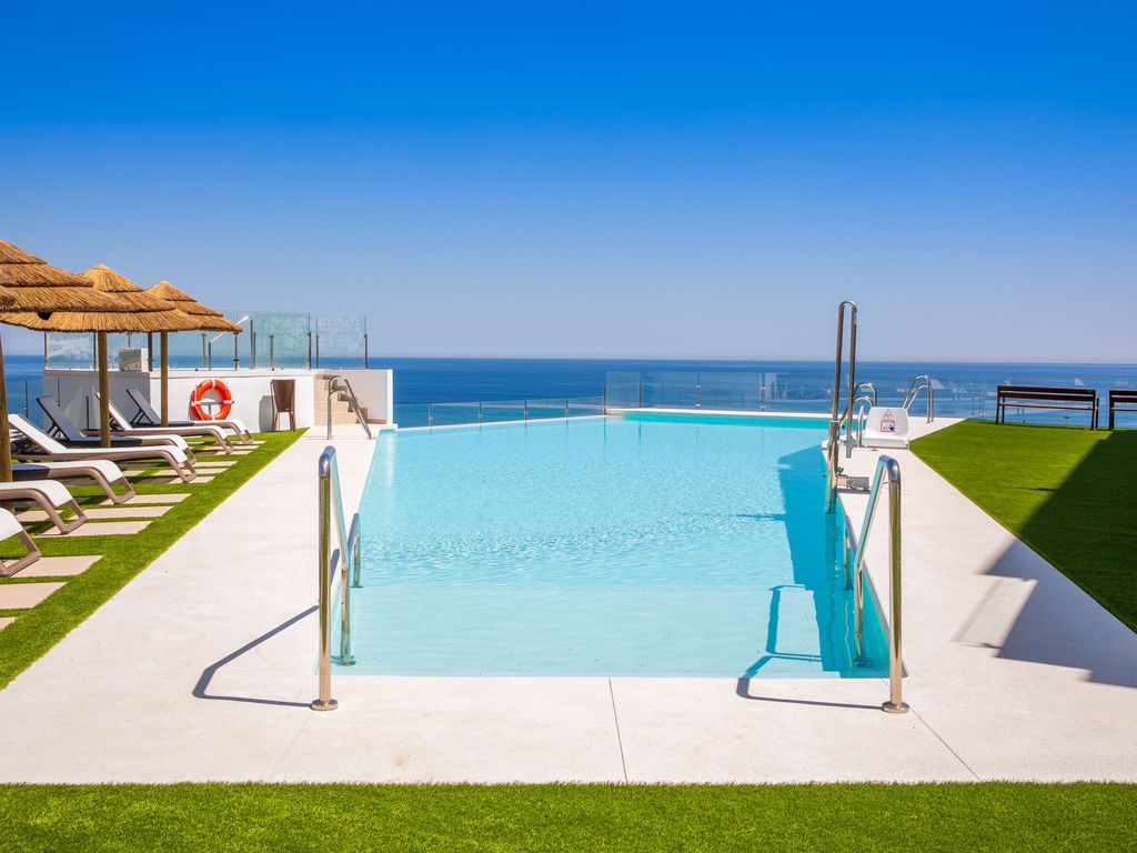 Heaven Free Spa & Padel
