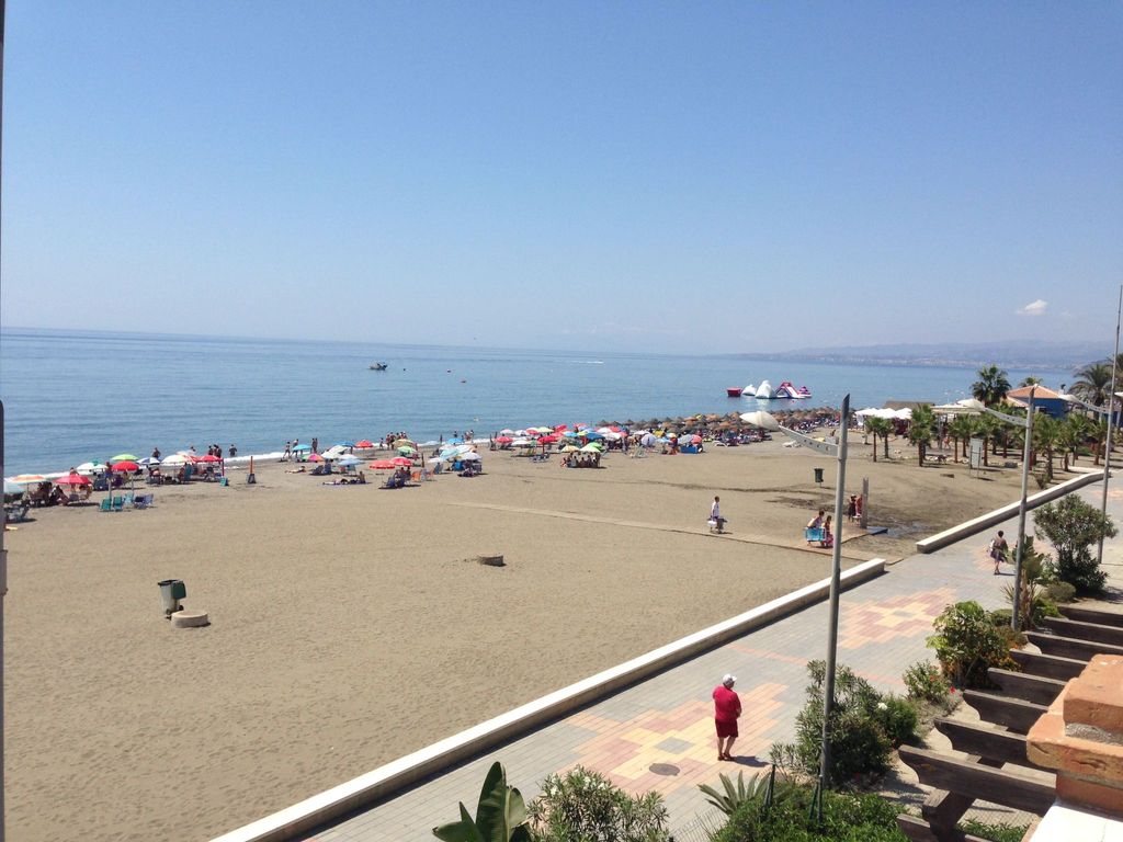 Wunderschöne Wohnung in Torrox Costa mit Beheiztem gemeinsamem Pool und Meerbli