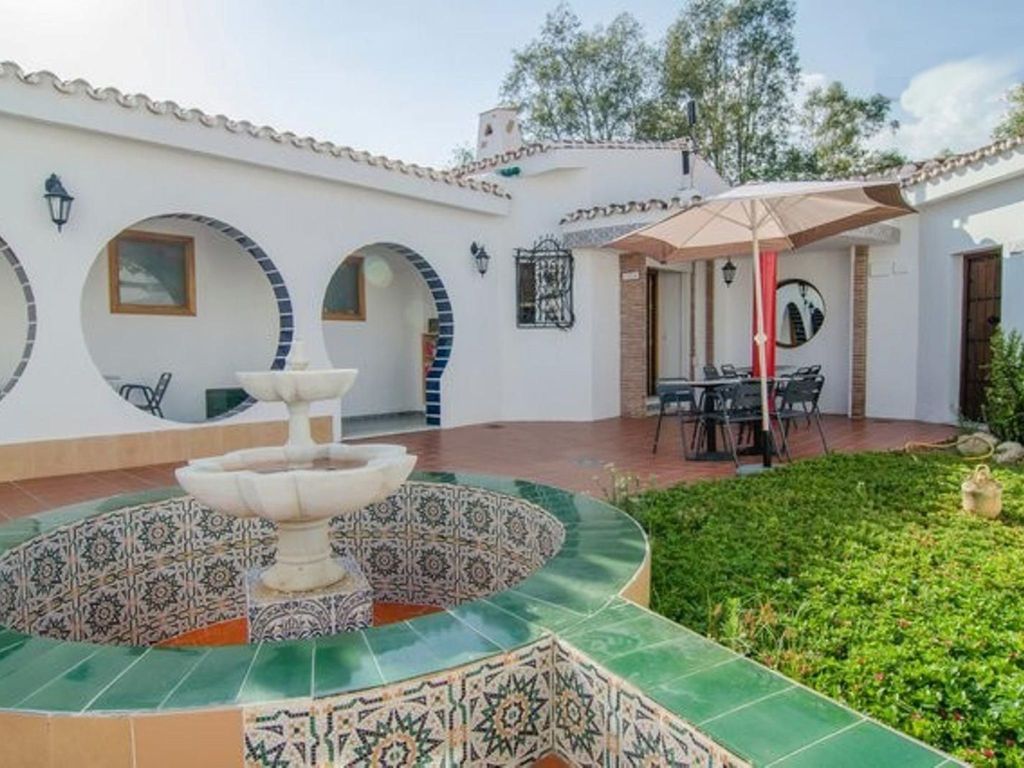 "Córdoba" mit Gemeinschaftspool und fantastischer Aussicht in einem andalusisch
