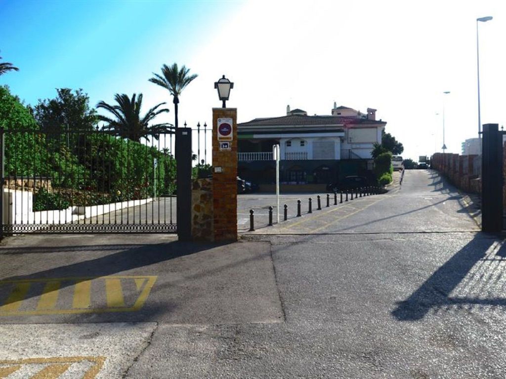 Tolle Ferienwohnung in Las Lagunas De Mijas mit Garten, gemeinschaftlichem Pool