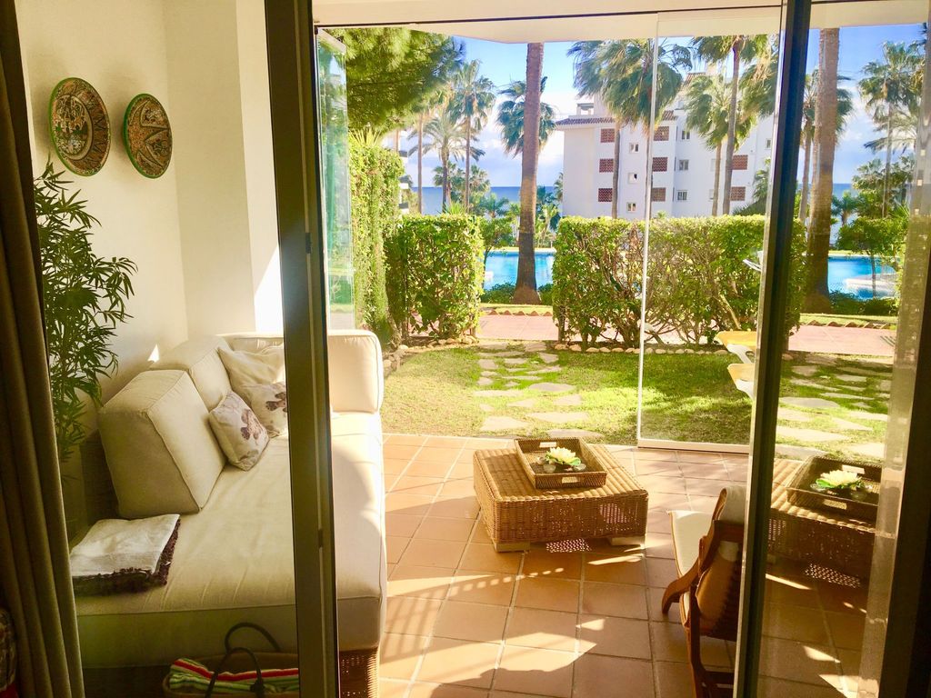 Mi Capricho beachfront private garden/terrace