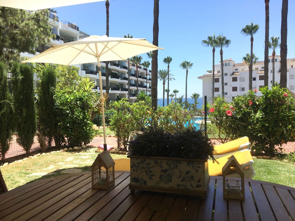 Mi Capricho beachfront private garden/terrace