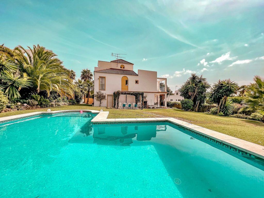 Schöne Villa, großer Pool und Garten