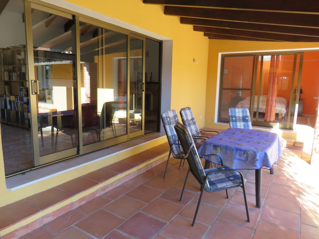 Appartement in San Pablo De Buceite mit Kleinem Garten