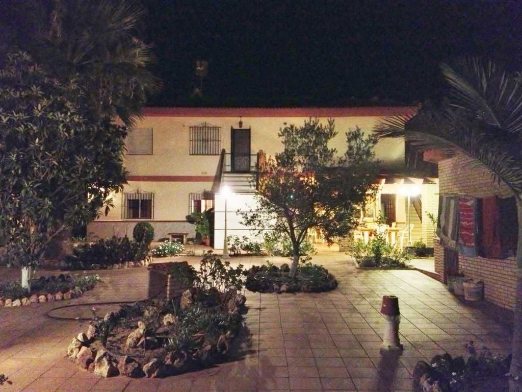 Villa "Los Arcos" mit privatem Garten und Terrasse