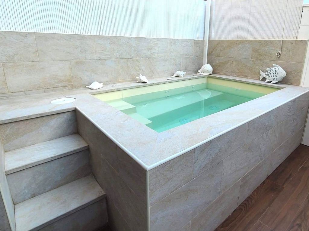 Modernes Luxus-Haus mit phantastischem Meerblick, beheizter Pool und WIFI