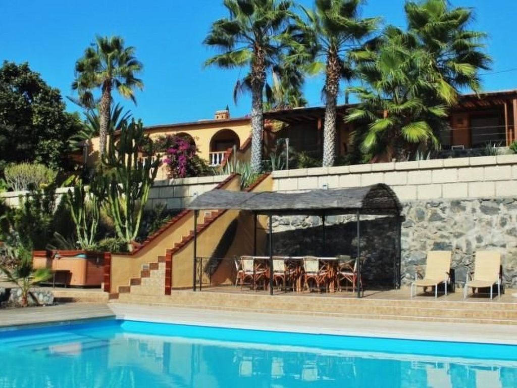Schöne Finca Sanjuan mit Pool und Meerblick