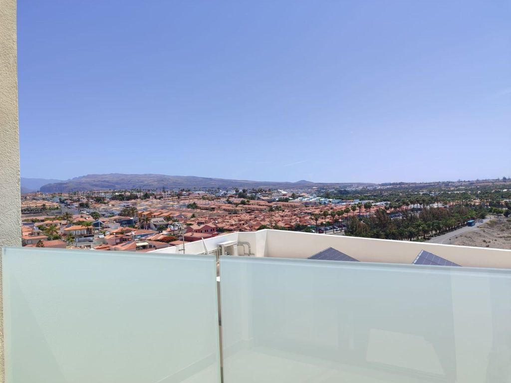 Luxuriöse Villa mit privatem Pool und Bergblick