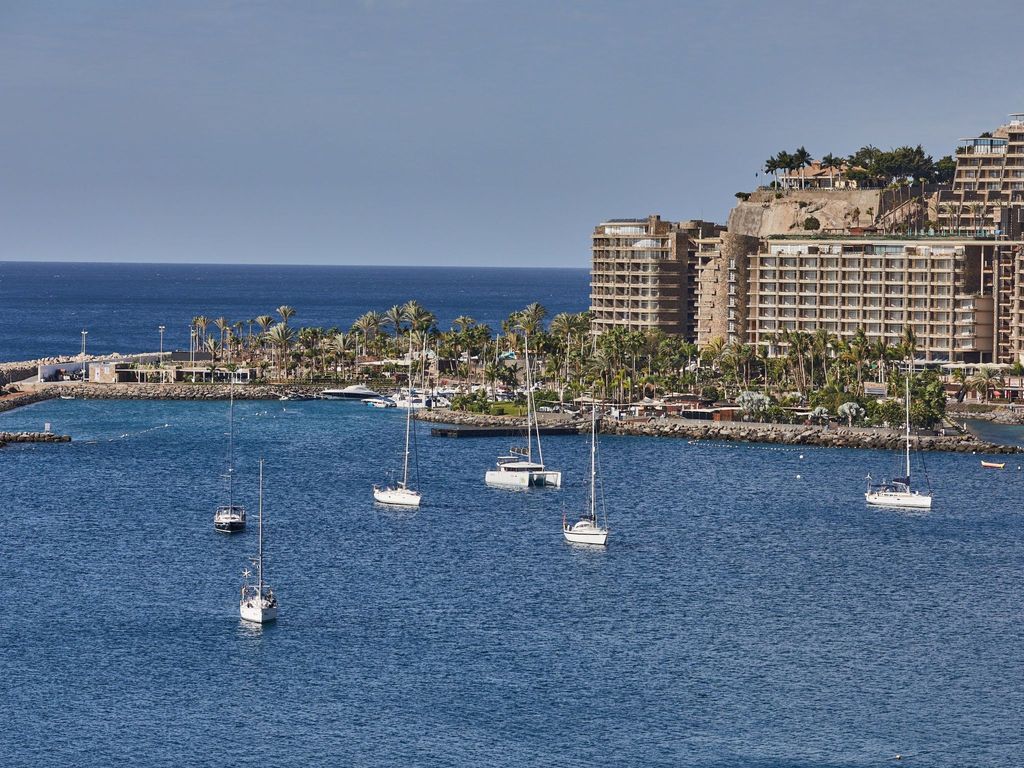 Modernes Strandapartment mit atemberaubendem Meerblick