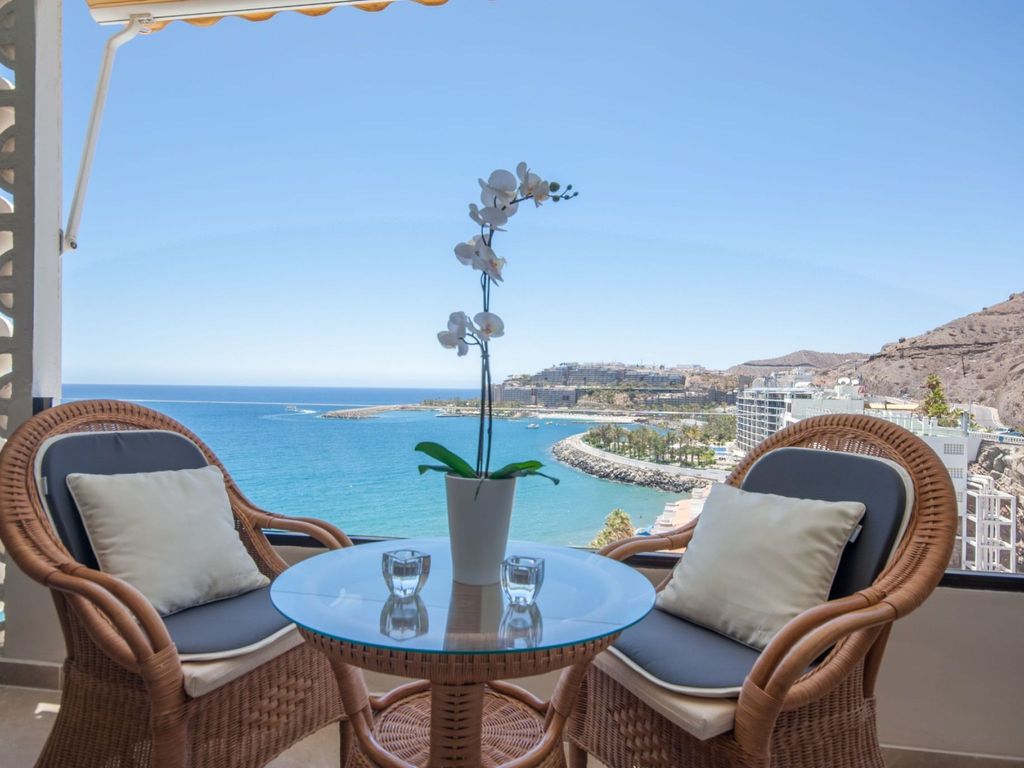 Aufwachen mit herrlichem Meerblick aus dieser schicken Wohnung