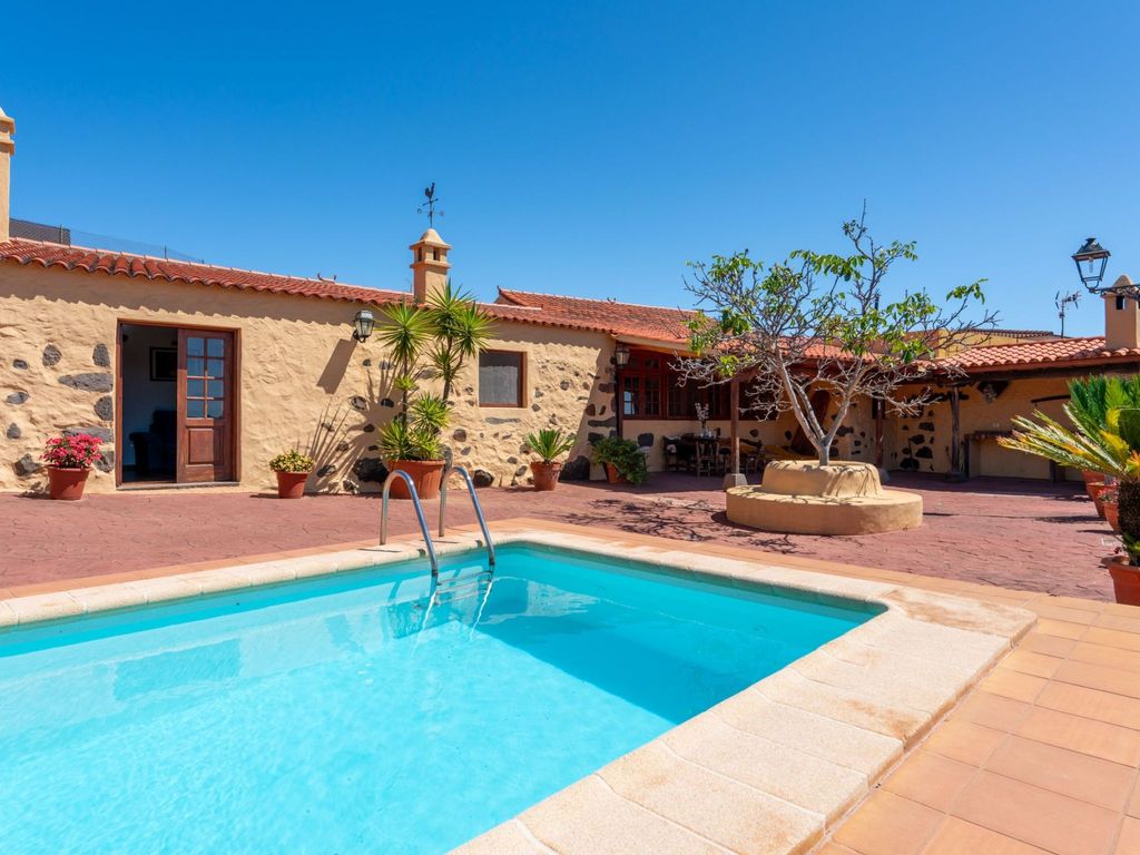 Kanarische Finca mit Pool und herrlicher Aussicht