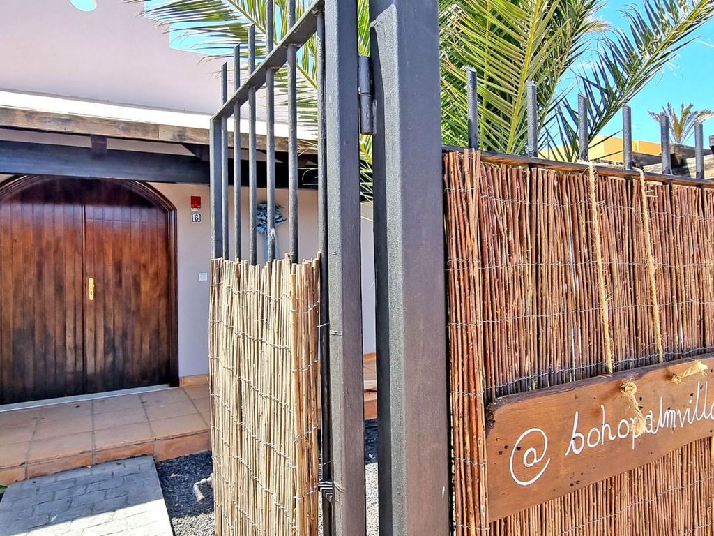 Komfortables Ferienhaus in Corralejo mit privatem Garten und beheiztem Pool