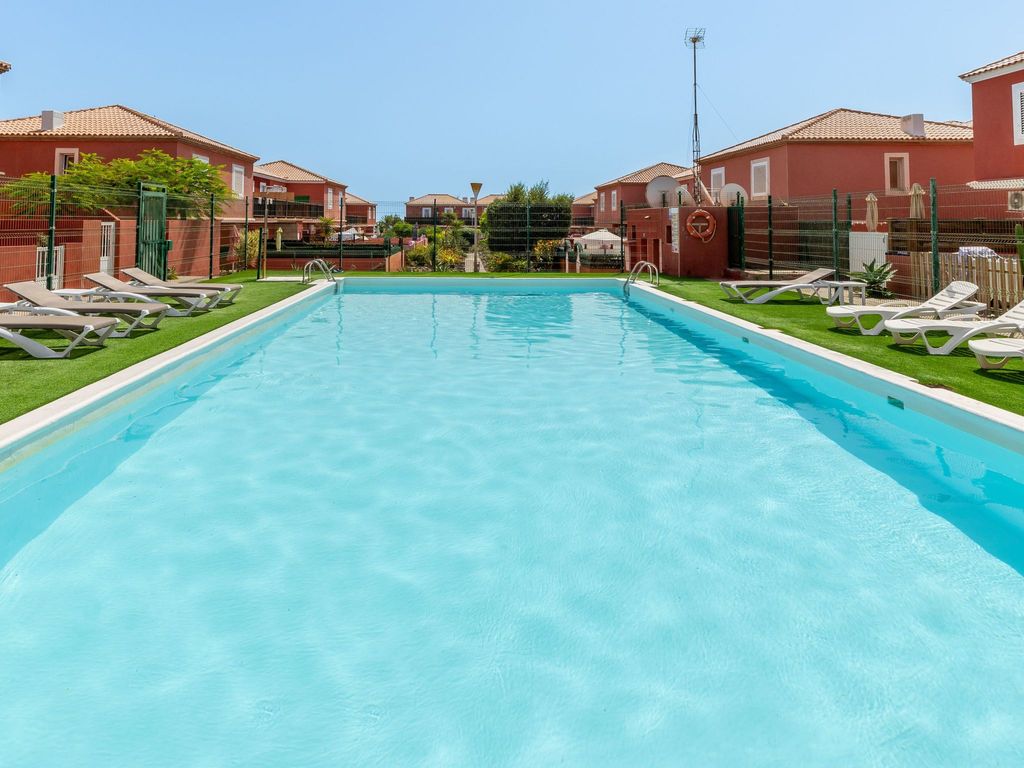 Private Terrasse, Schwimmbad, Parkplatz, Wi-Fi,