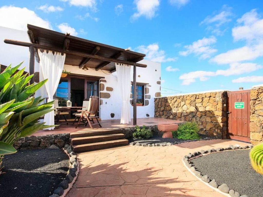 mit privatem Pool für 3 Personen + 1 Kind ca. 80 m&sup2; in Güime, Lanzarote (L