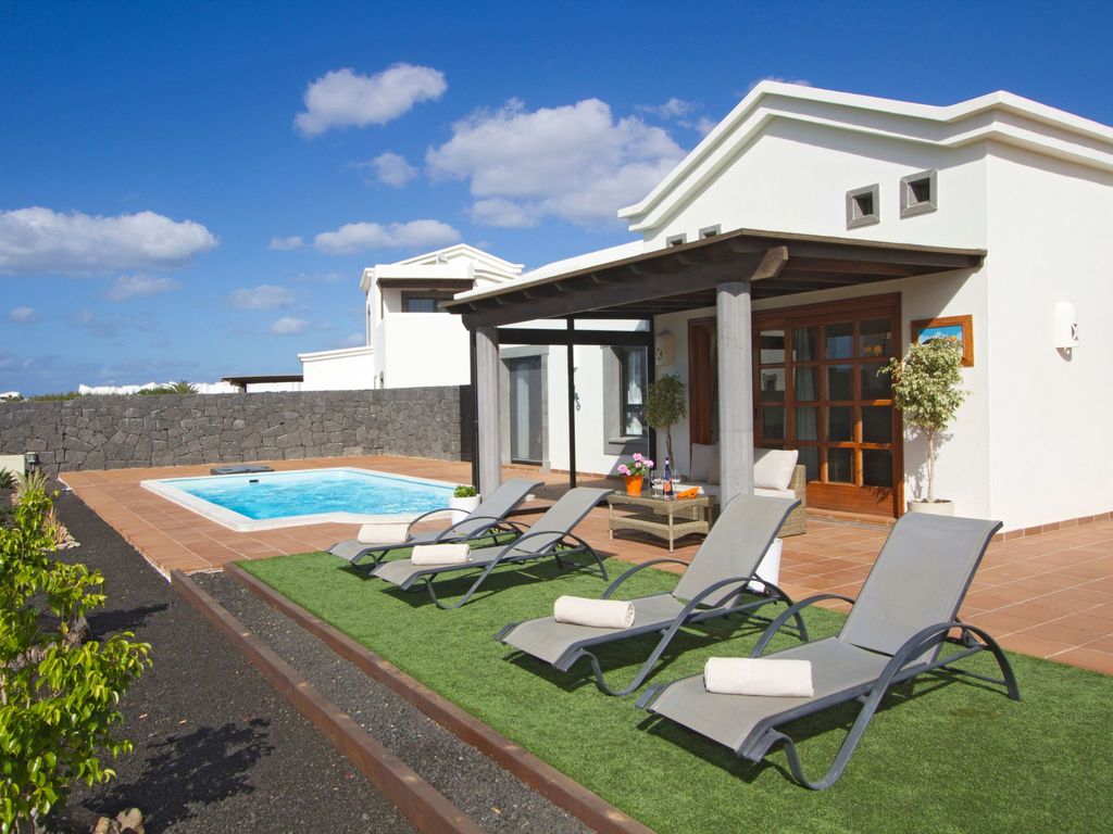 Charmantes Ferienhaus in Yaiza mit Privatem Pool