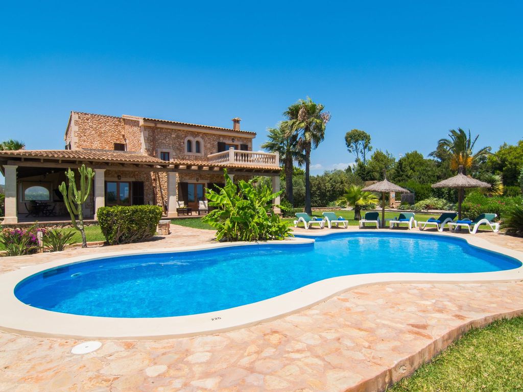 Fantastische Finca mit überdachter Terrasse