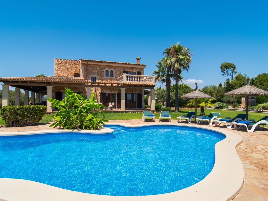 Fantastische Finca mit überdachter Terrasse