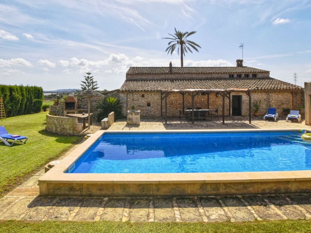 Wunderschönes Ferienhaus in Vilafranca De Bonany