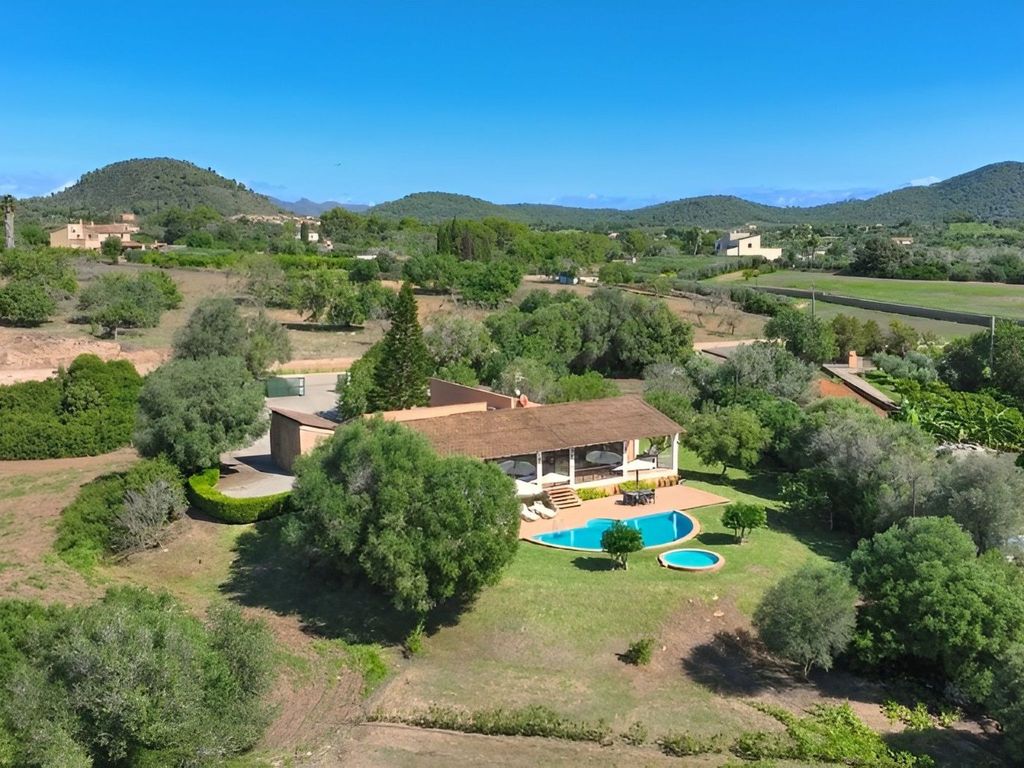 Finca in Meeresnähe mit Schwimmbad und Kinderbecken