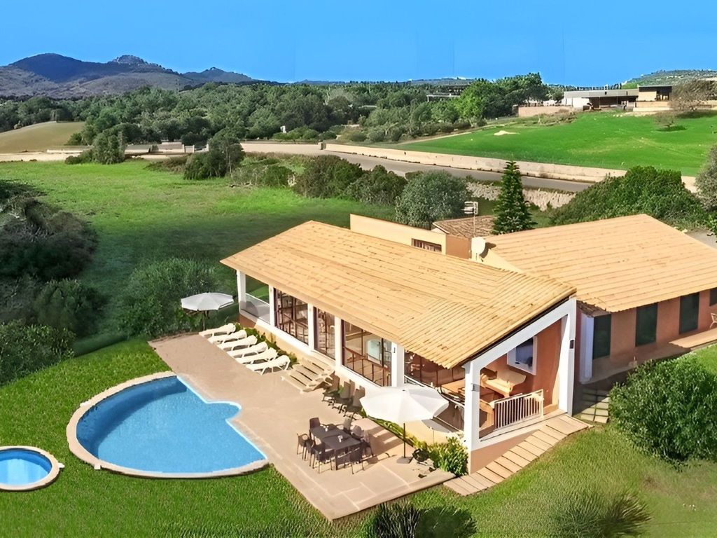 Finca in Meeresnähe mit Schwimmbad und Kinderbecken