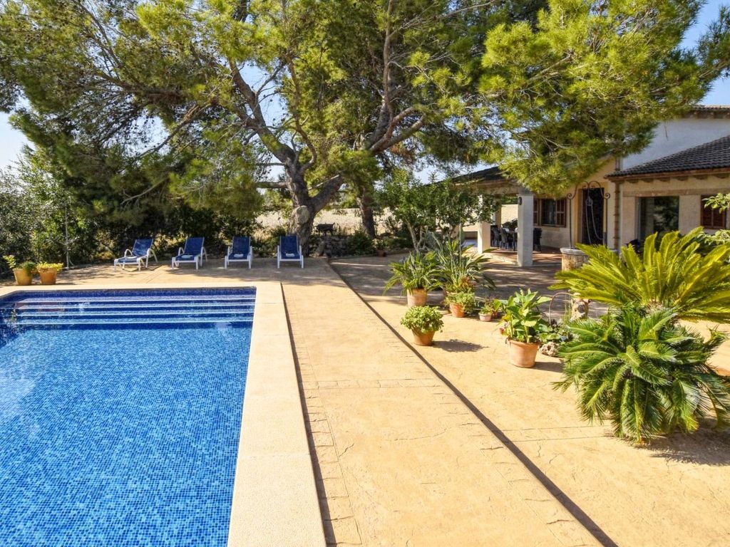 Modernes Landhaus mit Pool, Klimaanlage und WLAN