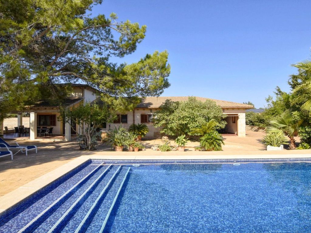 Modernes Landhaus mit Pool, Klimaanlage und WLAN