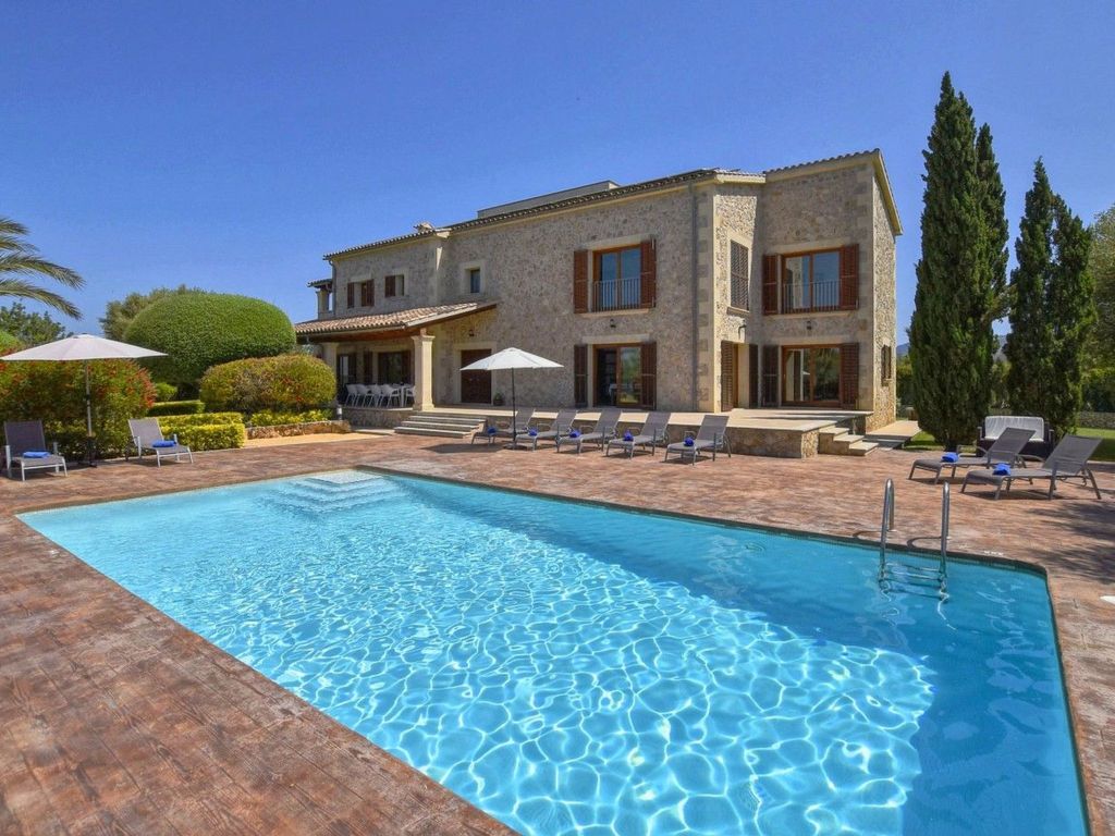Villa mit Garten, Grill und Terrasse