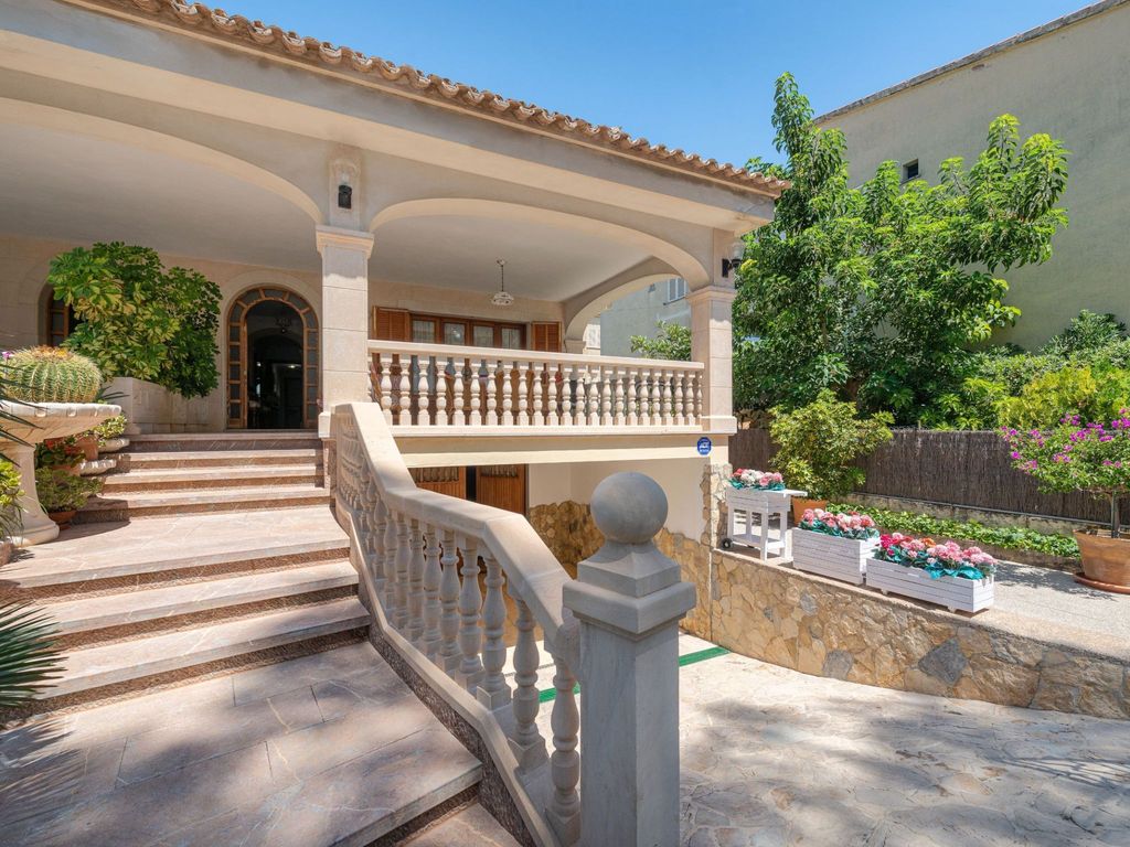 Stilvolle Villa mit Terrasse und Nähe zum Strand