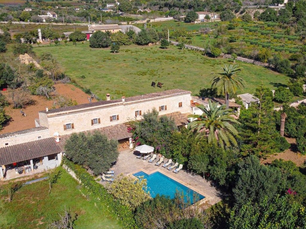 Charmantes Ferienhaus in Búger mit Privatem Pool